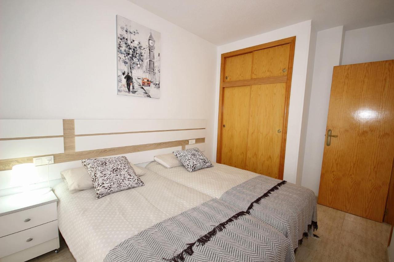 Del Cura Beach Apartment Torrevieja Luaran gambar